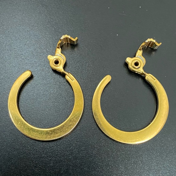 Vintage MONET Gold-tone Clip On Hoop Earrings 8g - Picture 2 of 12